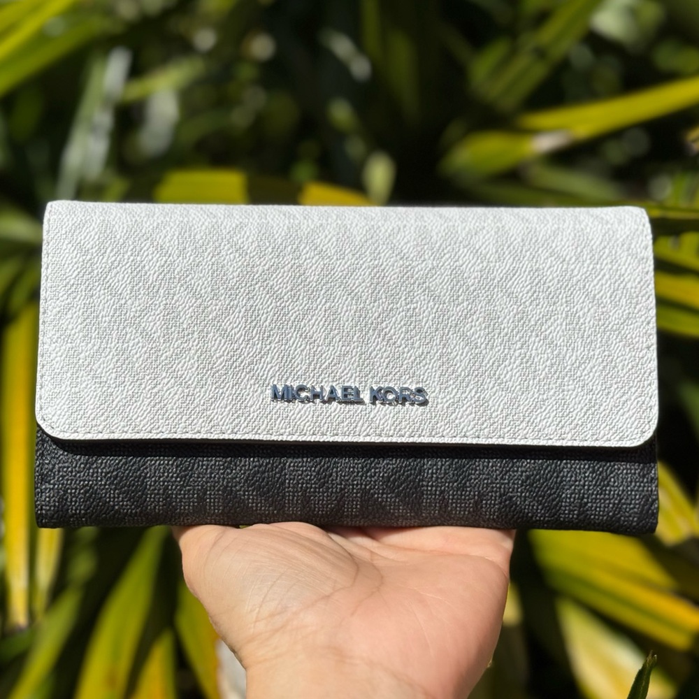 Michael Kors Jet Set Travel Large Trifold Wallet MK Optic White Multi